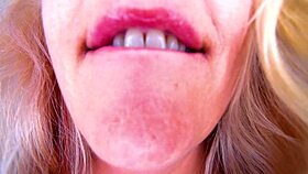 an amateur latina teen rubs her clit in a sexy masturbation session