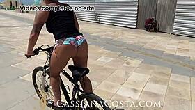 i'm watching this blonde milf masturbating with toys in that naughty session