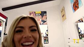 Girlfriend Vivianne DeSilva tries to fuck while boyfriend chats about podcast in this homemade reality moment 😏