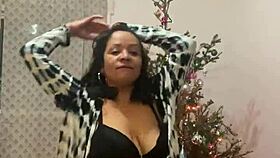 Anna Maria Latina dances sexily in a Christmas video