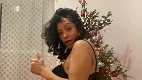 Anna Maria Latina dances sexily in a Christmas video