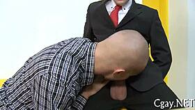 watch these gay guys sucking cock in a bareback threesome