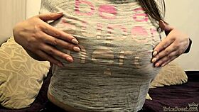 I love watching this babe finger her pussy to orgasm.