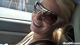 Candy Mason plays solo with her wet pussy