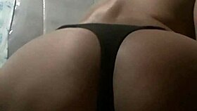 noche aburrida turns into rough 3some fucking