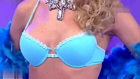 Ana Wongal's lingerie fashion show highlights natural beauty