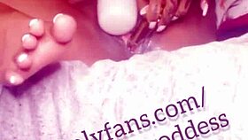 i'm a sexy ebony thot playin with my dildo and squirting all over