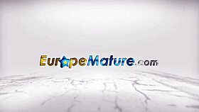 what's this mature wife doing with her toys and fingers?