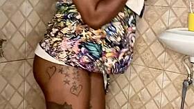 Anita fingers her wet pussy in the bathroom with a dildo 😏