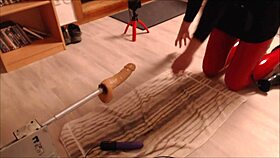 ballerina shemale gets throat and anal from machine