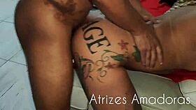 CONHECI UMA JOVEM LOIRA DE CABELO CACHEADOS LEVEI PARA CASA E METI NO CU DELA