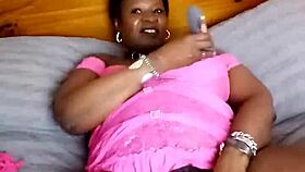 Mouth watering mari masturbates