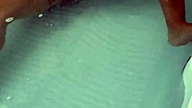 Masturba��o na banheira de hidro massagem