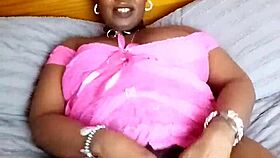 Mouth watering mari masturbates