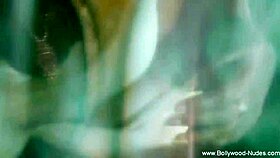 Mature Milf Gives Blowjob and Handjob to Amateur Seduction