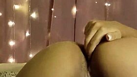 Novinha Cheia De Tesão Se Masturbando Com Fantasia Detalhada