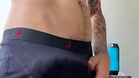 relaxing at home with big cock bareback fun 😏