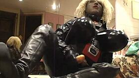 Roxina2008 explores dildo usage in a casual session.