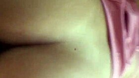 Casada safada shows off her big juicy ass for fun