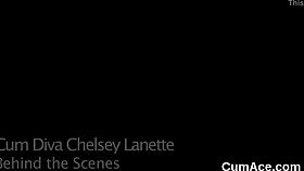 Hot babe in blowbang receiving cum facial and bukkake eating all the jizz