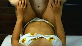 La Estudiante De Medicina Seduce Al Dueño Del Apartamento Y Hacen El Amor En Su Cama