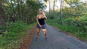 meryledyxxx, tocandome en el monte y squirt! quieres ver mi chorro al aire libre?