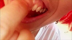 क्लोज अप