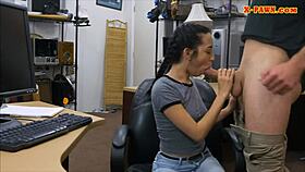 मैंने देखा यह स्किनी 18+ बेब पॉन्शॉप हिडन कैम पर हार्ड चोद खाती है