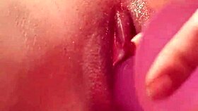 Ven Y Te Muestro Como Me Desnudo Para Masturbarme Mientras Tu Miras Abrir Mi Lindo Coño