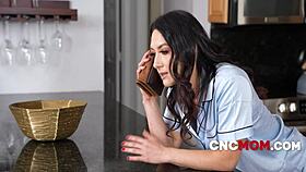 Stepaunt says, Welcome to the free use program with Isabel Love and Krissy Knight.