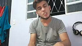 flakael aceita fazer pornô gay vai ser um negão ou um branquinho