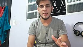 flakael aceita fazer pornô gay vai ser um negão ou um branquinho