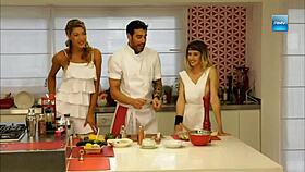 lindas putas flaunting their asses and tits in a casual scene