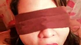 she gave a rich blowjob in the bathroom to leo