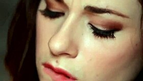 brunette enjoys a solo high-definition session