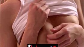 Loira novinha sensualizando com muito carinho