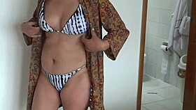 I Enjoy a Huge Cock on the Beach After Flashing