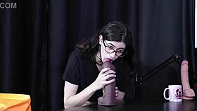 Yumi Trap Transsexual Demonstrates Blowjob On Toy Dick