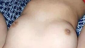 fui a un club swinger y un viejito me tomó junto a mi novio