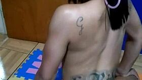 sentando no consolo pela primeira vez, tattooed brunette topless and sensual 😏