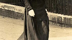 Retro Secrets Unveiled on Waterloo Road with Hairy Vintage Beaver Action