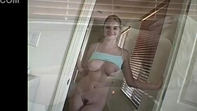 i saw sweet liz's sexy photoshoot showin' her perfect boobs and ass