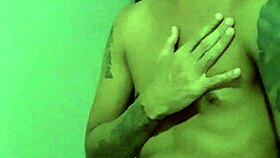 video gay john movio sharing a casual chat online