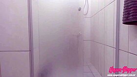 Nayara, what are you doing in the bath?