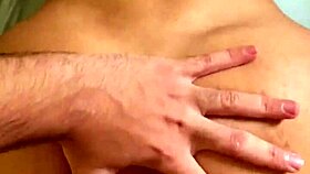 realizei o desejo do meu amigo e deixei ele comer meu cuzinho ele n�o aguentou e gozou gostoso bem no fundo