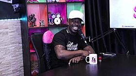 a pele do pau dele grudou na boca da mulher com aparelho e o boquete foi incrivel - jefao oficial