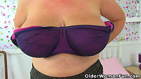 oh mommy, your mature british pussy drives me wild with solo fun!