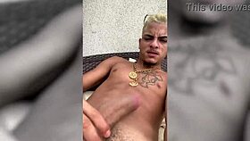 tardezinha batendo punheta na varanda