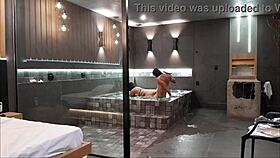 tava na banheira e rolou sexo selvagem, morena não aguentou minha rola dura