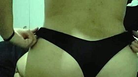 Novinha Safafa Que Sabe Provocar Com Peitos Pequenos